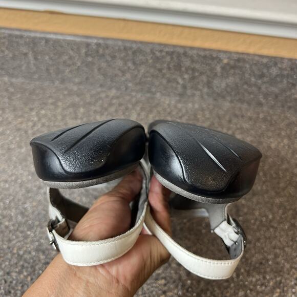 SAS Tripad Comfort White Womens 9.5M Leather Sandals Sling Back Open Toe Slip On - Picture 8 of 11